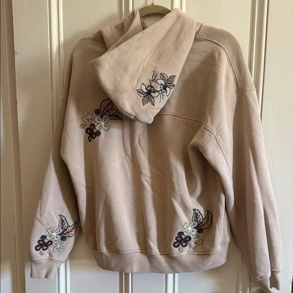 Abercrombie and Fitch Embroidered Women's Hoodie - Cream size Small - Picture 5 of 7